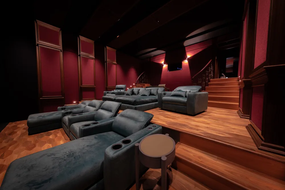 Oblique view of the seating risers and side walls